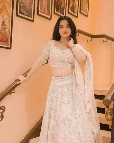Escort Keshod
